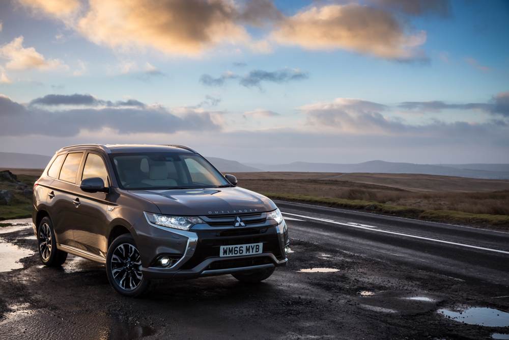 Mitsubishi-Outlander-PHEV