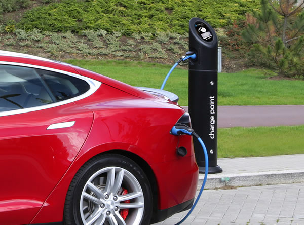 Tesla model s charging using an EV charging cable Type 2 to Type 2