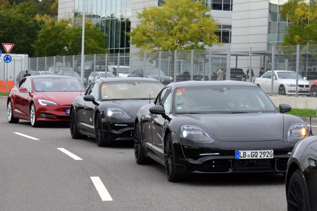 porsche-mission-e-and-tesla-1