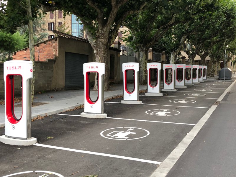 Tesla supercharger photo