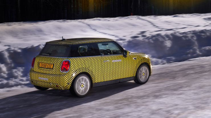 ev mini side in snow